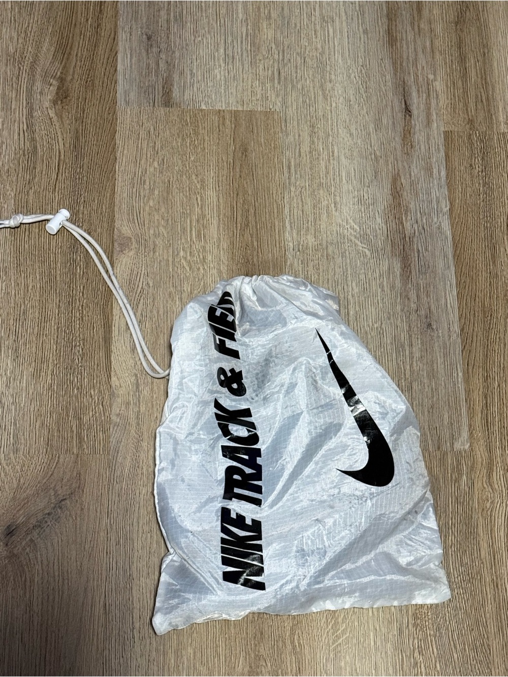 Nike White Drawstring Shoe Sack with Black Swoosh